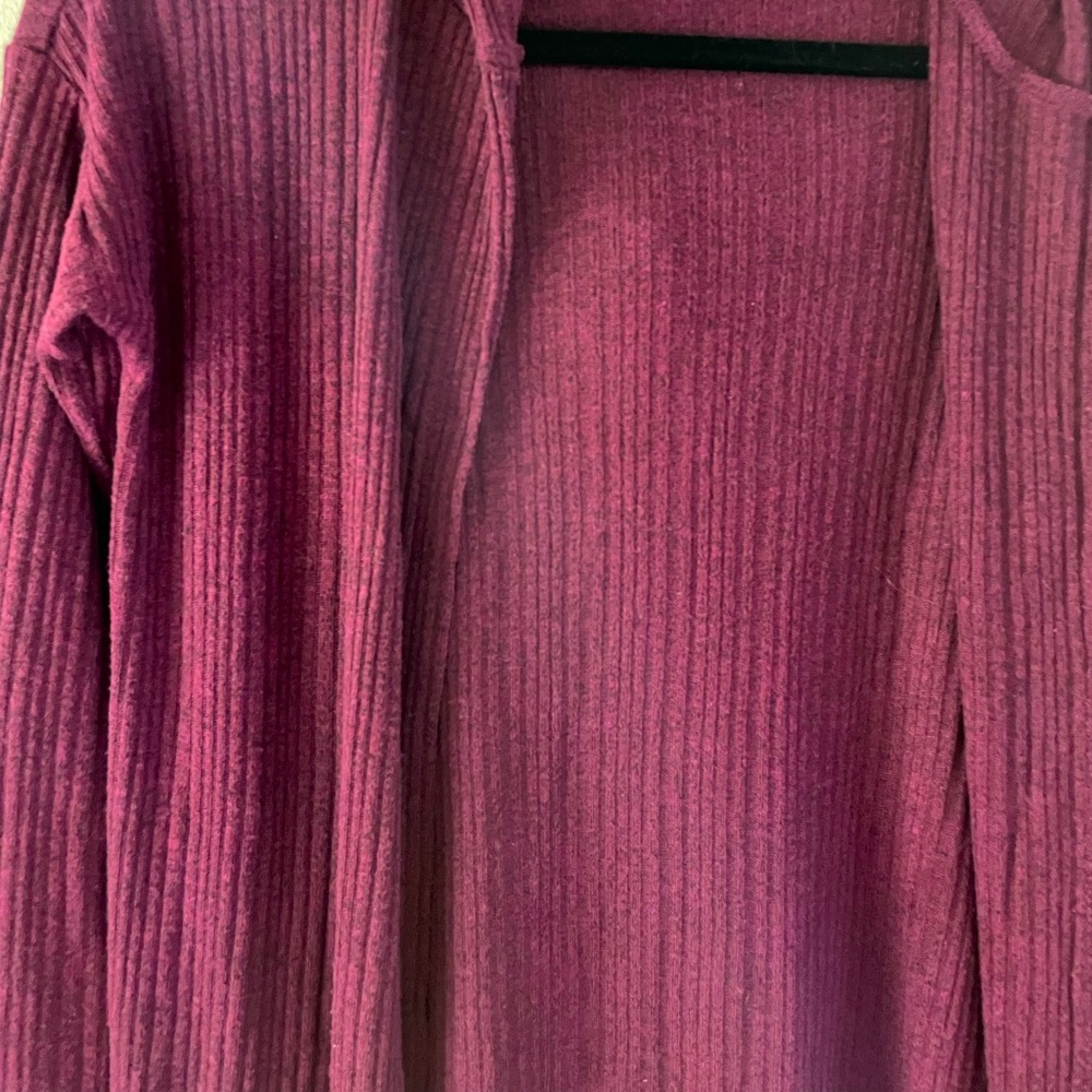 Lowered! 💥 Women’s AEO Maroon Cardigan (with hood and pockets) - Picture 5 of 5